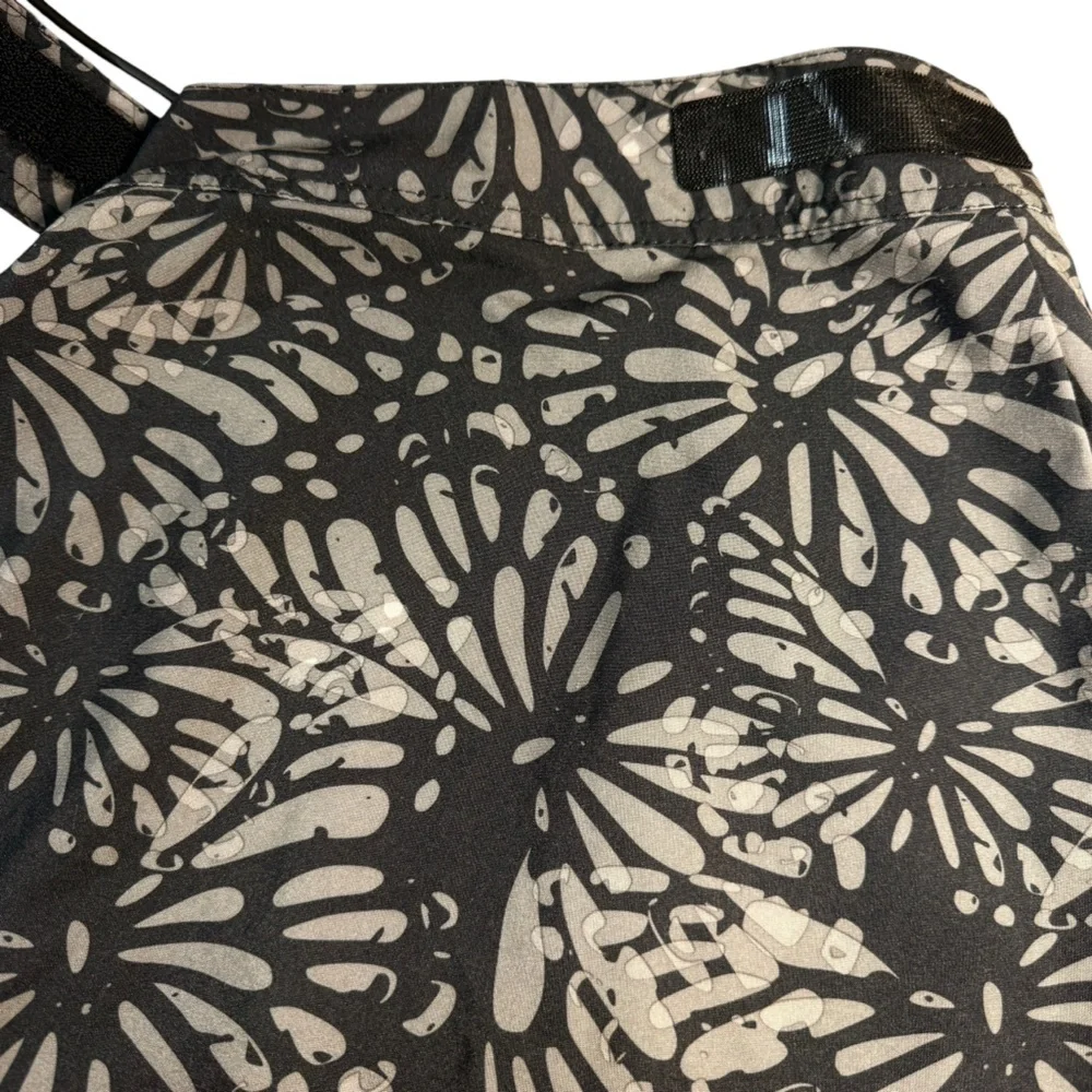 RipSkirt Hawaii Adjustable Floral Wrap Skirt Sz XS Length 2 Beach Gray Quick Dry